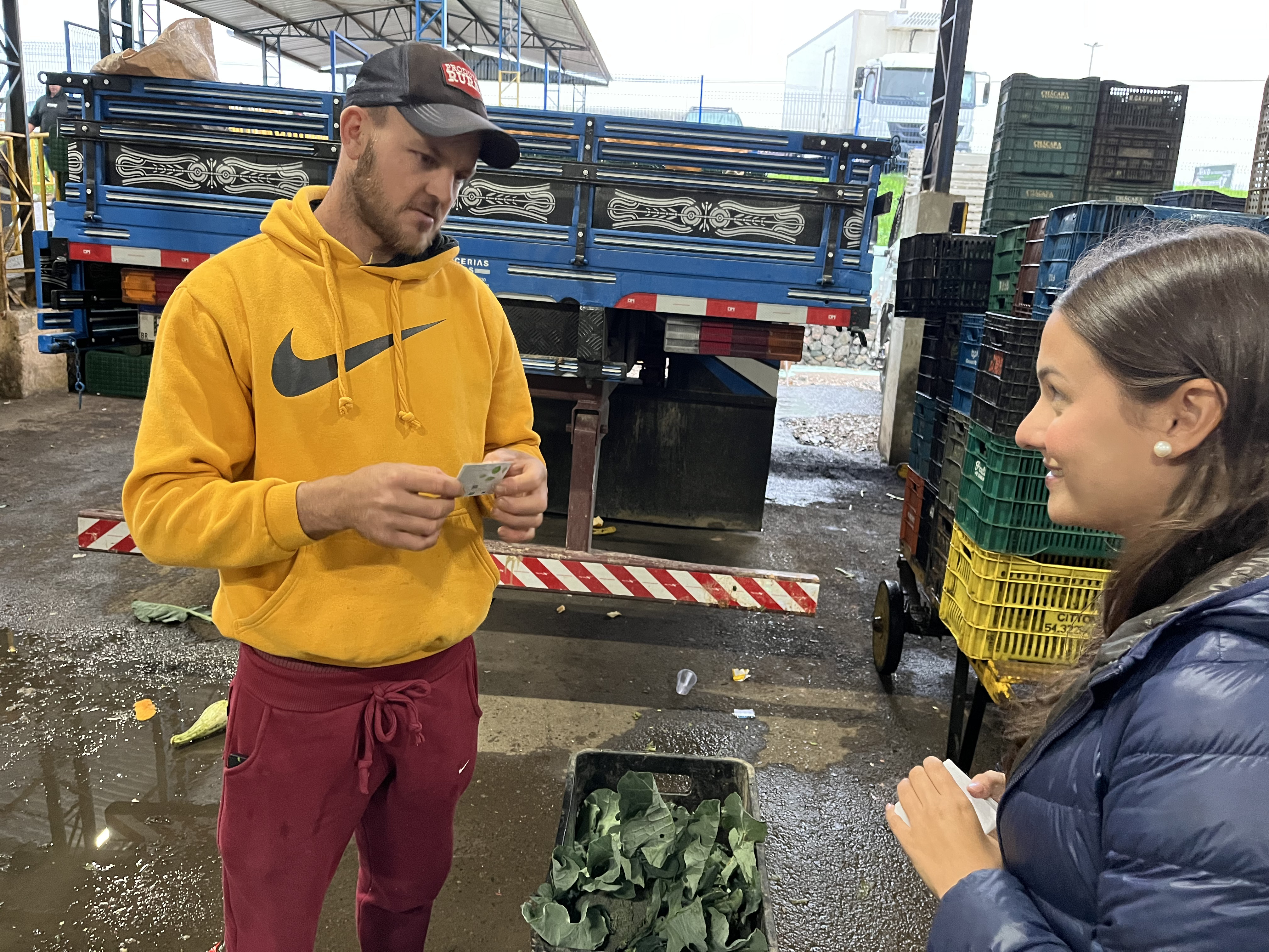 Ação de entrega do cartão em Curitiba