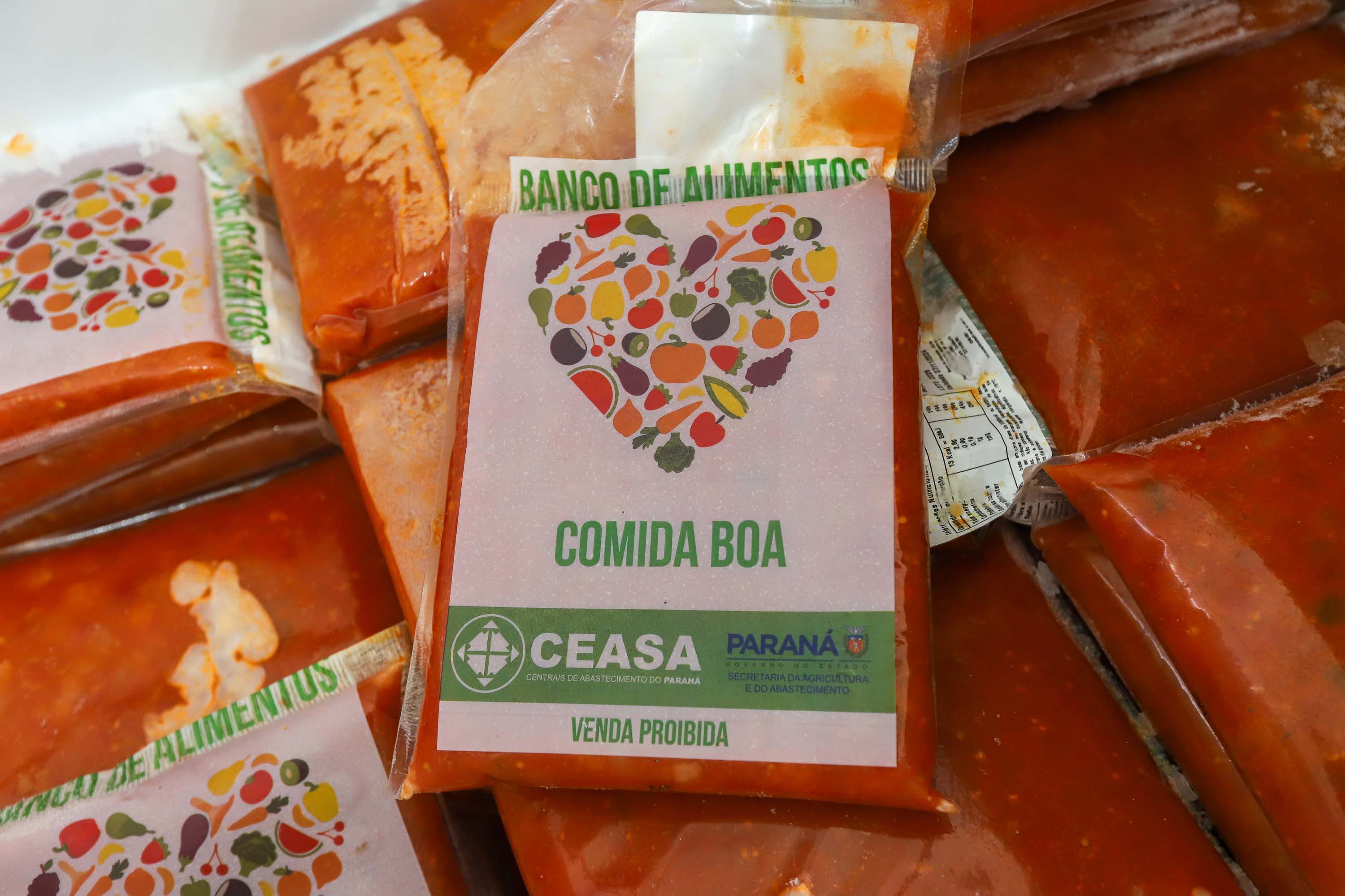 molho de tomate banco
