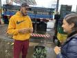 Ação de entrega do cartão em Curitiba