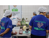 Banco de Alimentos – Comida Boa da Ceasa Curitiba teve curso de preparo de hamburgueres promovido pelo Senac