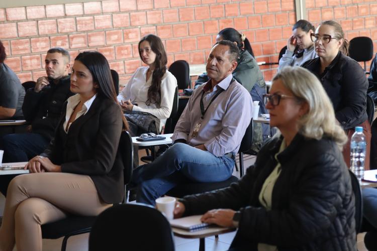Ceasa Paraná capacita Comitê de Mulheres e Embaixadoras para reforçar acolhimento a vítimas de violência