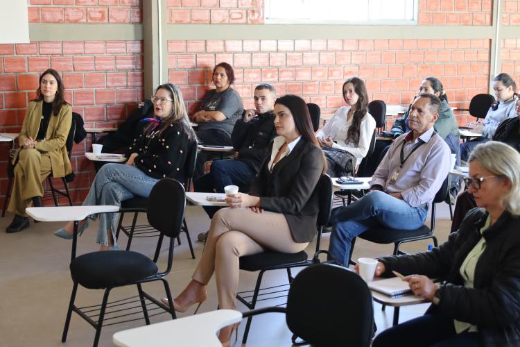 Ceasa Paraná capacita Comitê de Mulheres e Embaixadoras para reforçar acolhimento a vítimas de violência