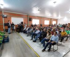 O governador Carlos Massa Ratinho Junior e o ministro do Desenvolvimento Agrário e Agricultura Familiar, Paulo Teixeira, visitam a Ceasa Curitiba nesta sexta-feira (08).