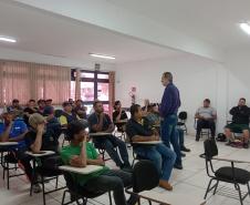 Treinamento na Ceasa Londrina para conscientização de Operadores de Empilhadeiras