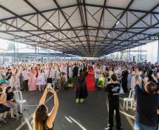 Casamento coletivo reúne 403 casais e mais de 4 mil pessoas na Ceasa Curitiba