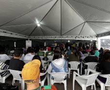 Casamento coletivo reúne 403 casais e mais de 4 mil pessoas na Ceasa Curitiba