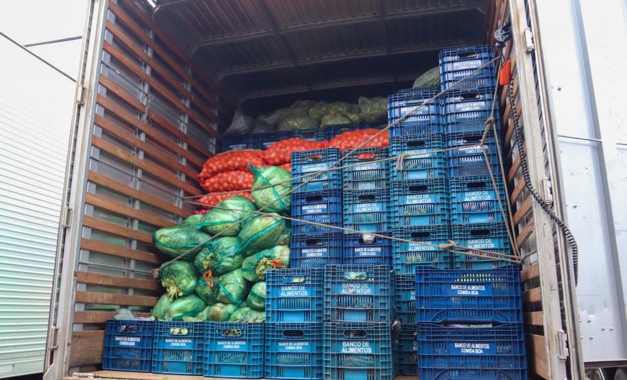 Ceasa Paraná envia mais de 25 toneladas de alimentos para cidades afetadas pelas chuvas