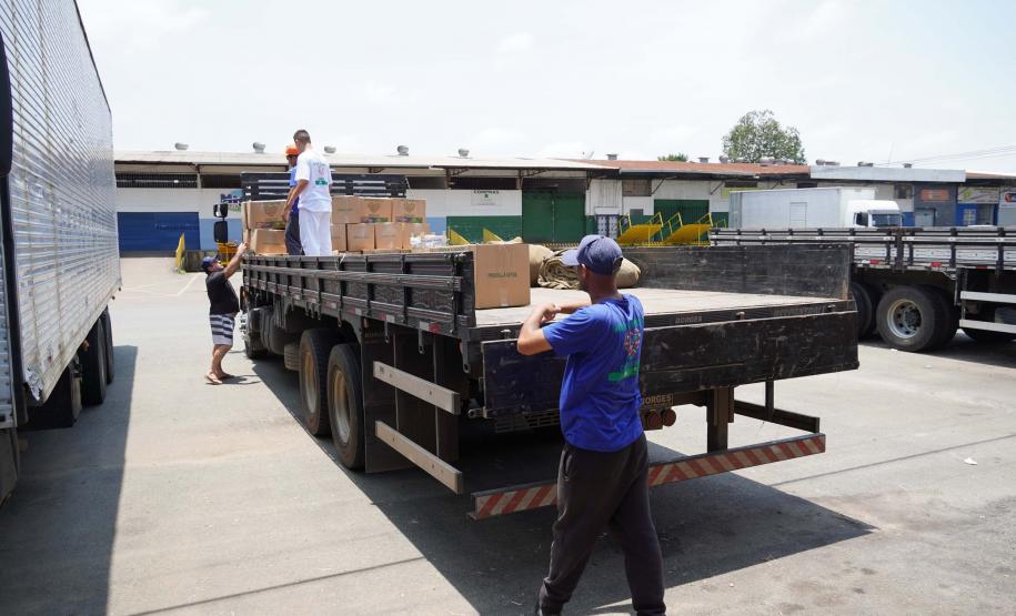 Ceasa Curitiba doa mais 5 toneladas de alimentos para municípios catarinenses