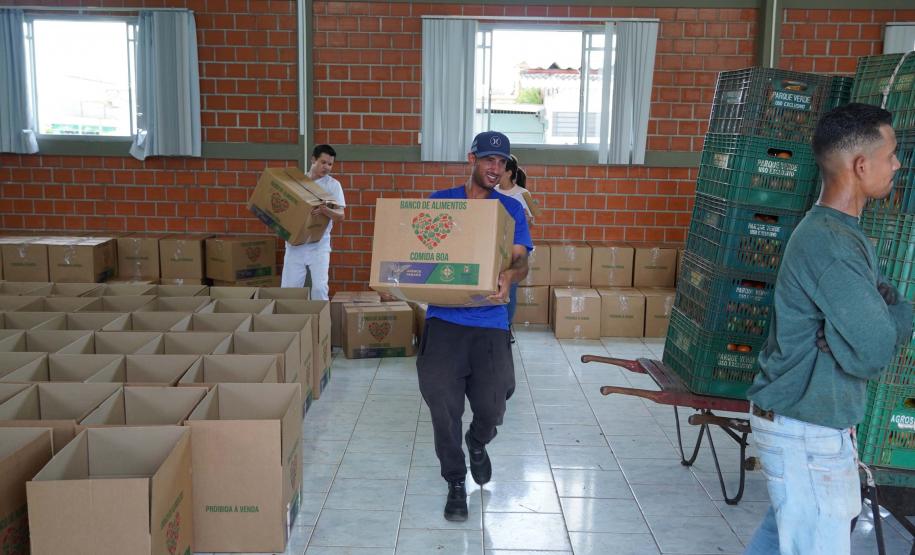 Ceasa Curitiba doa mais 5 toneladas de alimentos para municípios catarinenses