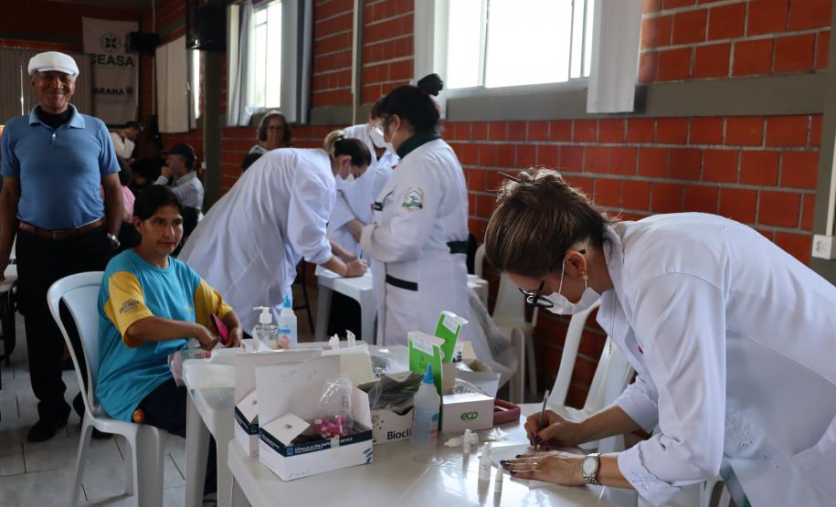 Ceasa Curitiba sedia ações do Dezembro Vermelho