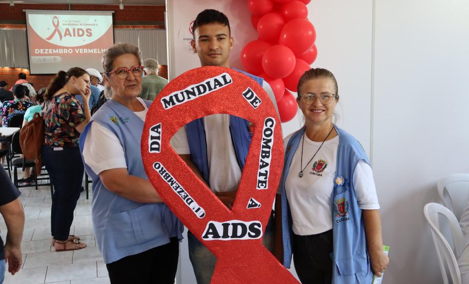 Ceasa Curitiba sedia ações do Dezembro Vermelho