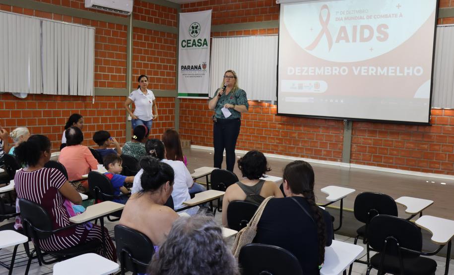 Ceasa Curitiba sedia ações do Dezembro Vermelho