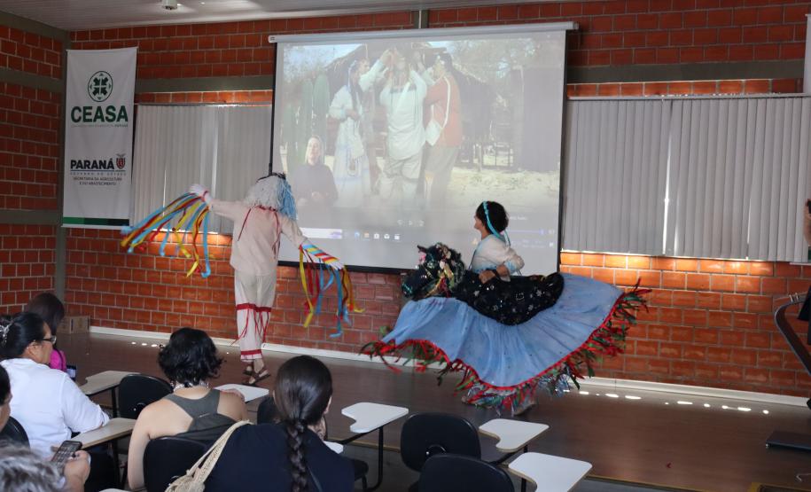 Ceasa Curitiba sedia ações do Dezembro Vermelho