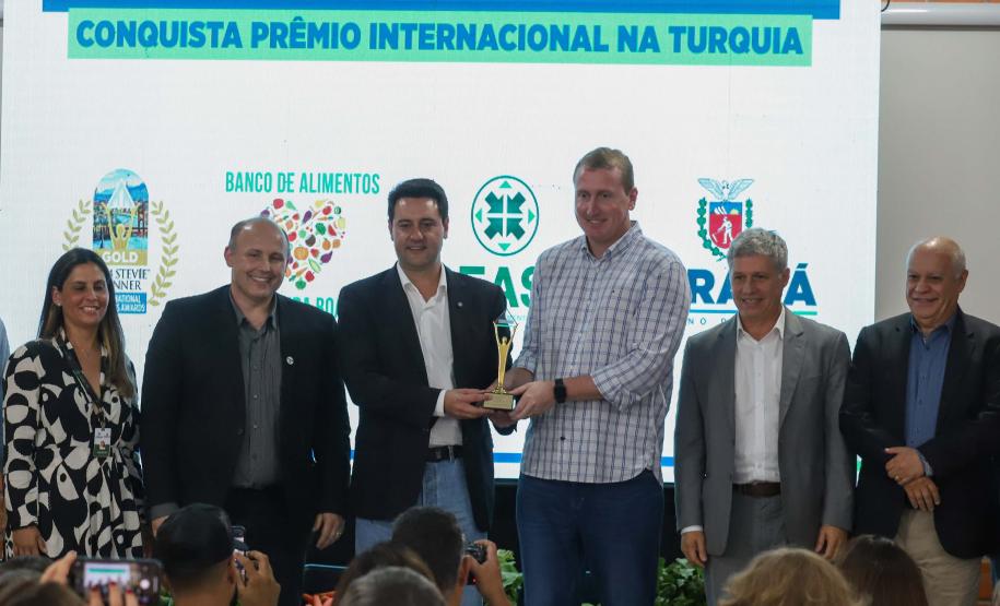 O governador Carlos Massa Ratinho Junior e o ministro do Desenvolvimento Agrário e Agricultura Familiar, Paulo Teixeira, visitam a Ceasa Curitiba nesta sexta-feira (08).