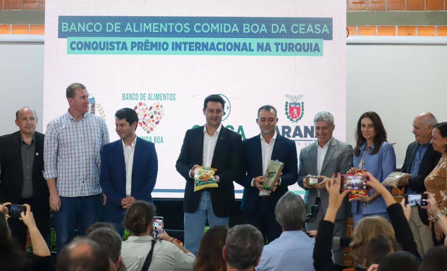 O governador Carlos Massa Ratinho Junior e o ministro do Desenvolvimento Agrário e Agricultura Familiar, Paulo Teixeira, visitam a Ceasa Curitiba nesta sexta-feira (08).