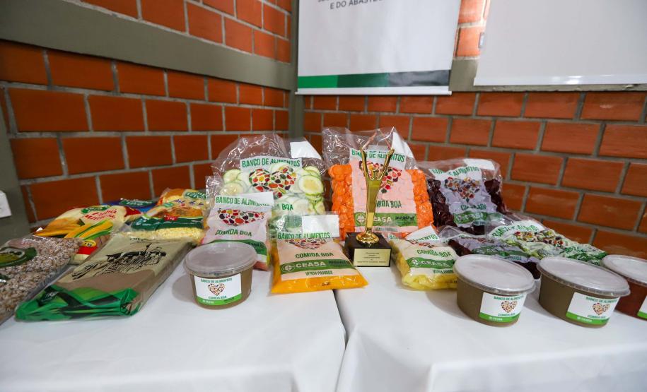 O governador Carlos Massa Ratinho Junior e o ministro do Desenvolvimento Agrário e Agricultura Familiar, Paulo Teixeira, visitam a Ceasa Curitiba nesta sexta-feira (08).