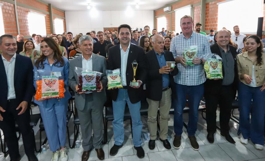 O governador Carlos Massa Ratinho Junior e o ministro do Desenvolvimento Agrário e Agricultura Familiar, Paulo Teixeira, visitam a Ceasa Curitiba nesta sexta-feira (08).