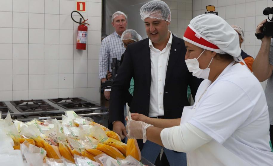 O governador Carlos Massa Ratinho Junior e o ministro do Desenvolvimento Agrário e Agricultura Familiar, Paulo Teixeira, visitam a Ceasa Curitiba nesta sexta-feira (08).
