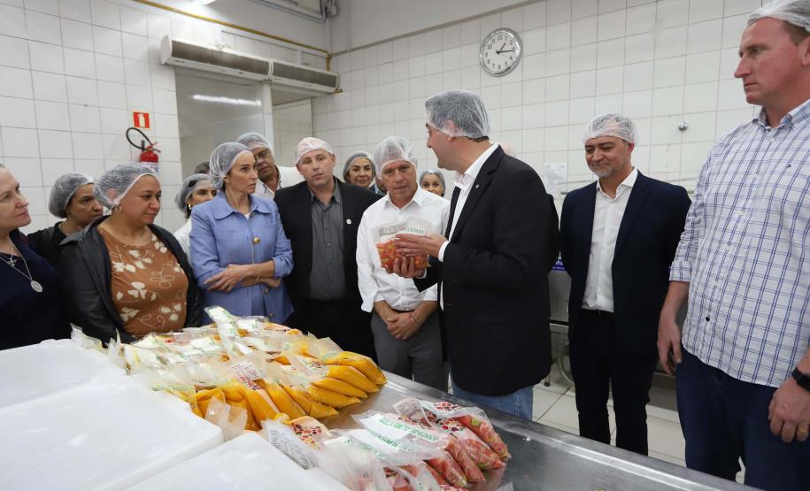 O governador Carlos Massa Ratinho Junior e o ministro do Desenvolvimento Agrário e Agricultura Familiar, Paulo Teixeira, visitam a Ceasa Curitiba nesta sexta-feira (08).