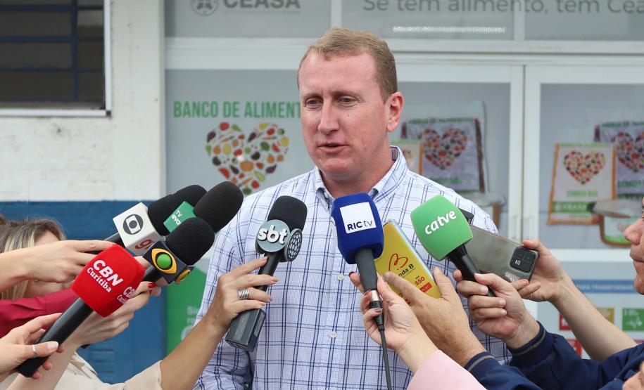 O governador Carlos Massa Ratinho Junior e o ministro do Desenvolvimento Agrário e Agricultura Familiar, Paulo Teixeira, visitam a Ceasa Curitiba nesta sexta-feira (08).