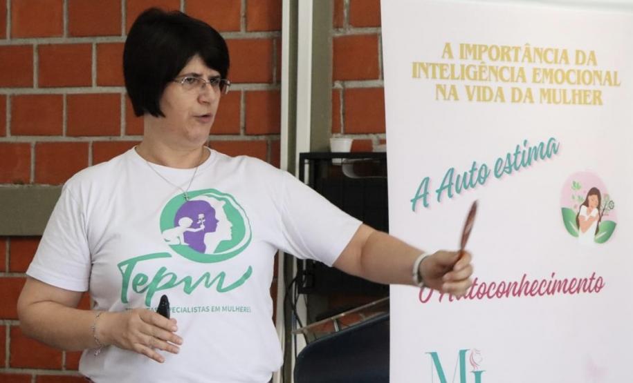 Marcia Leonardecz, terapeuta especialista no universo emocional feminino