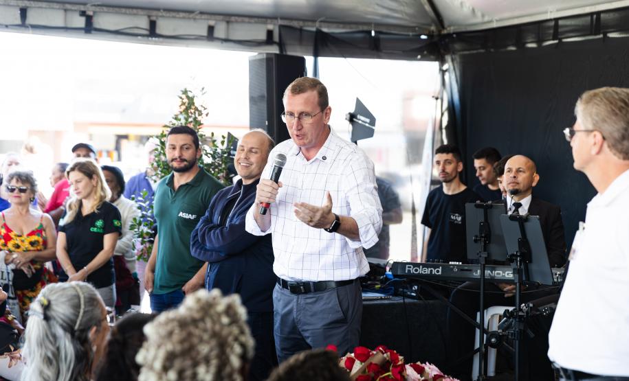 Ceasa Paraná faz homenagem ao Dia das Maes