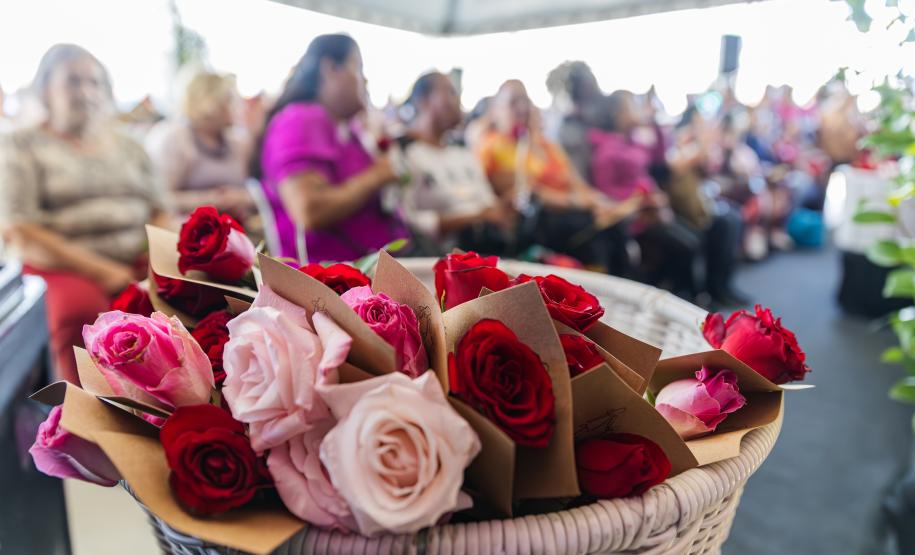 Ceasa Paraná faz homenagem ao Dia das Maes