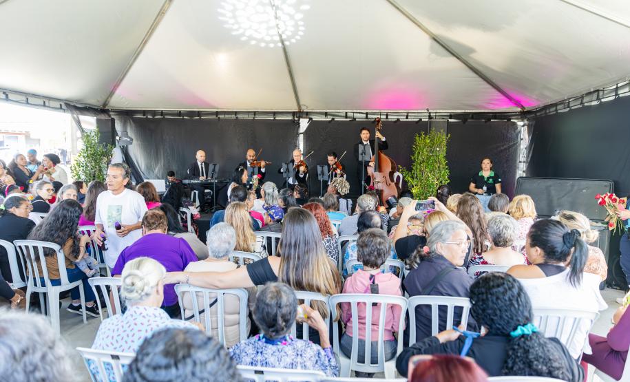 Ceasa Paraná faz homenagem ao Dia das Maes