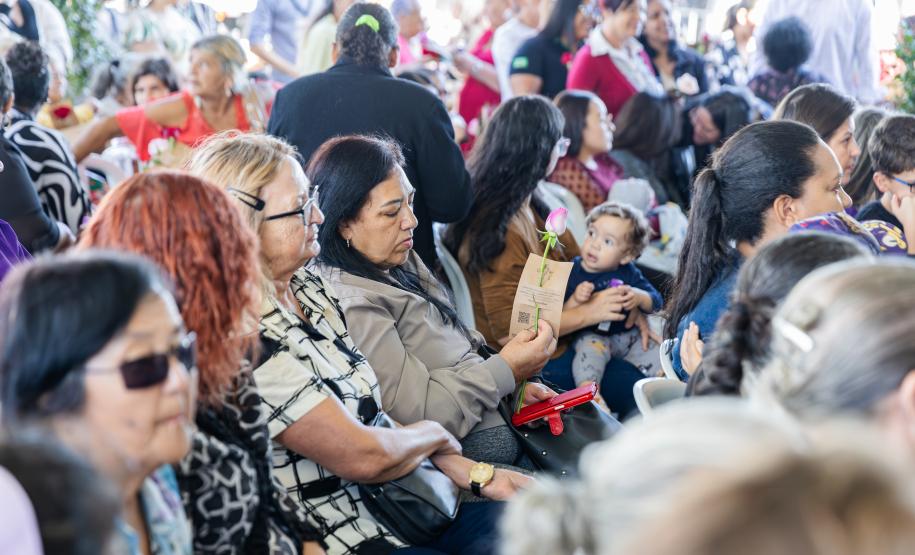 Ceasa Paraná faz homenagem ao Dia das Maes