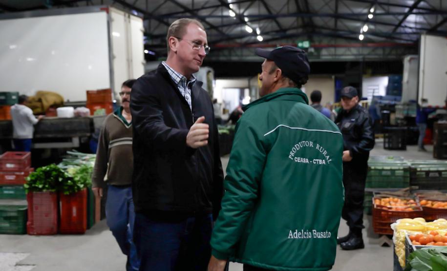 Dia do Agricultor: Ceasa Paraná entrega kit de cuidados aos produtores rurais