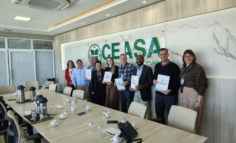 Parceria entre Ceasa Paraná e Fundação Araucária garante modernização dos mercados atacadistas