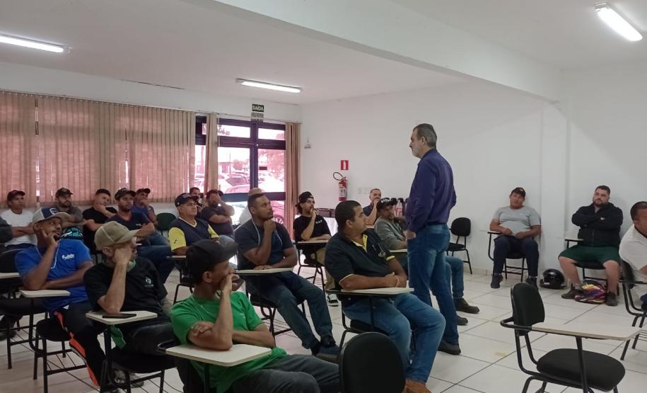 Treinamento na Ceasa Londrina para conscientização de Operadores de Empilhadeiras