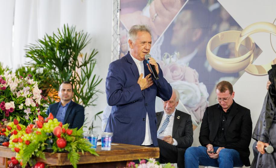 Casamento coletivo reúne 403 casais e mais de 4 mil pessoas na Ceasa Curitiba