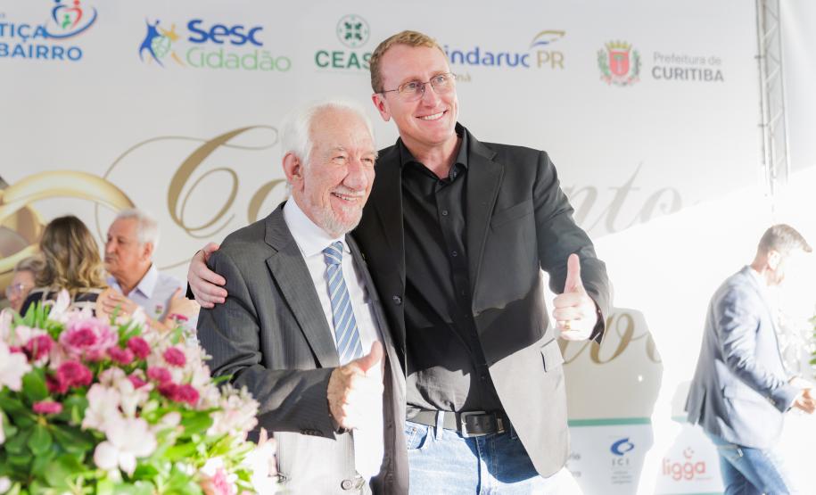 Casamento coletivo reúne 403 casais e mais de 4 mil pessoas na Ceasa Curitiba