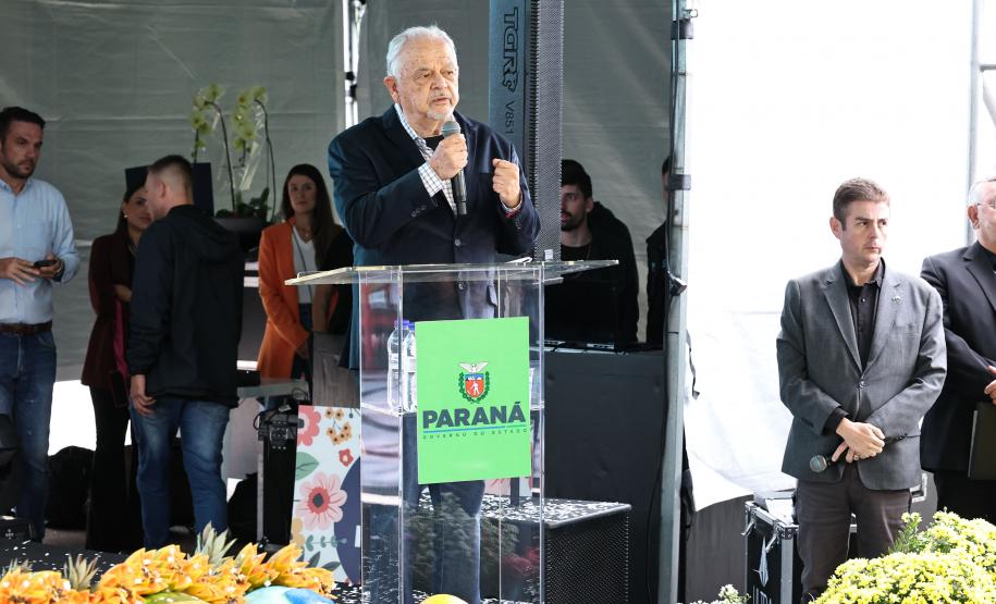 Ratinho Junior assina ordem de serviço do novo Mercado de Flores da Ceasa Curitiba