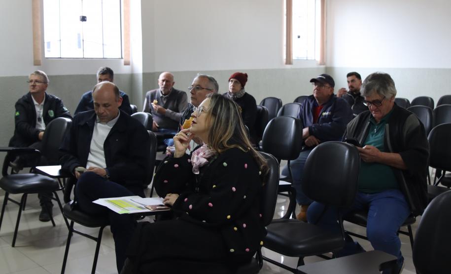 Ceasa Curitiba e Sindaruc alinham gestão ambiental, ISO 14001, imunidade tributária e regras societárias em reunião de rateio