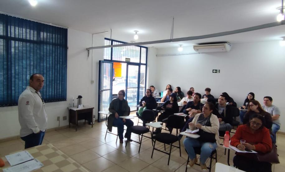 Estudantes do curso de Gastronomia do IFPR visitam a Ceasa de Foz do Iguaçu