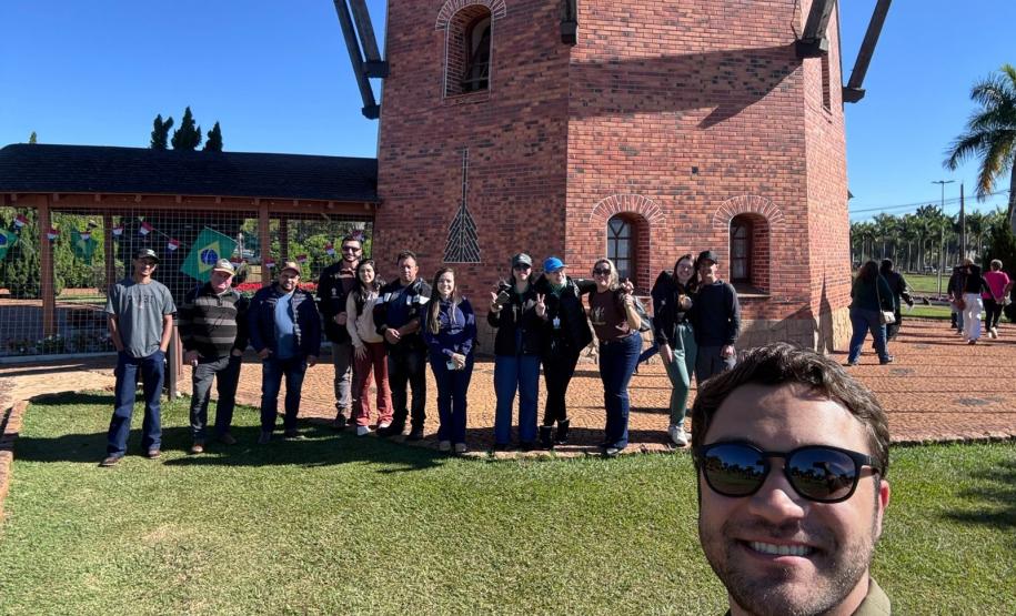 Ceasa Paraná aproxima jovens das tecnologias do campo