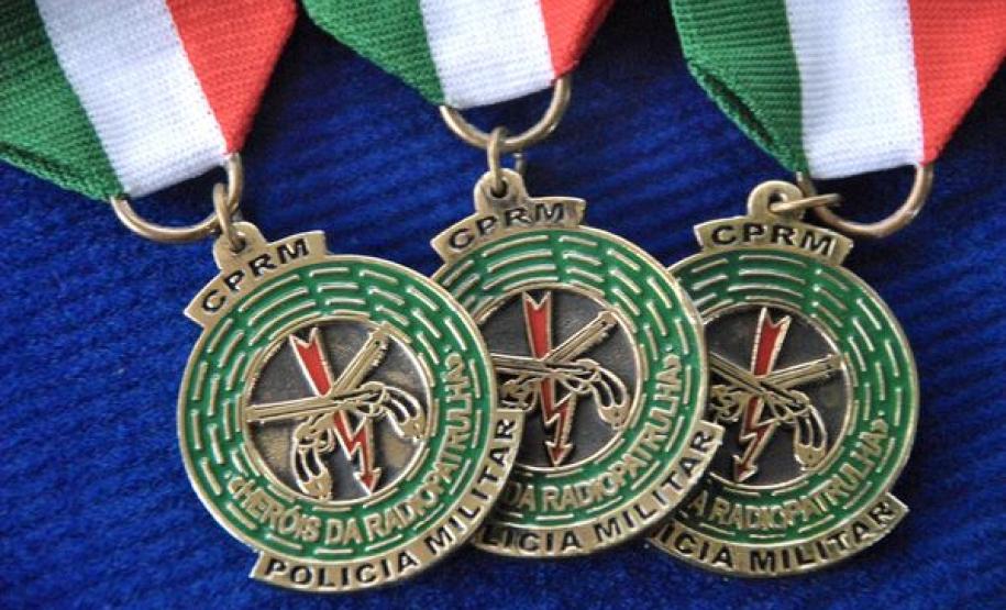 Presidente da Ceasa recebe medalha comemorativa